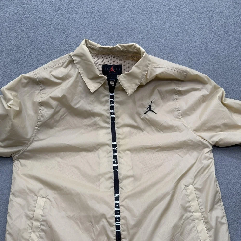 Jordan Coach Jacket Mens XL Beige Nylon Mesh Lined Full Zip Windbreaker Nike
